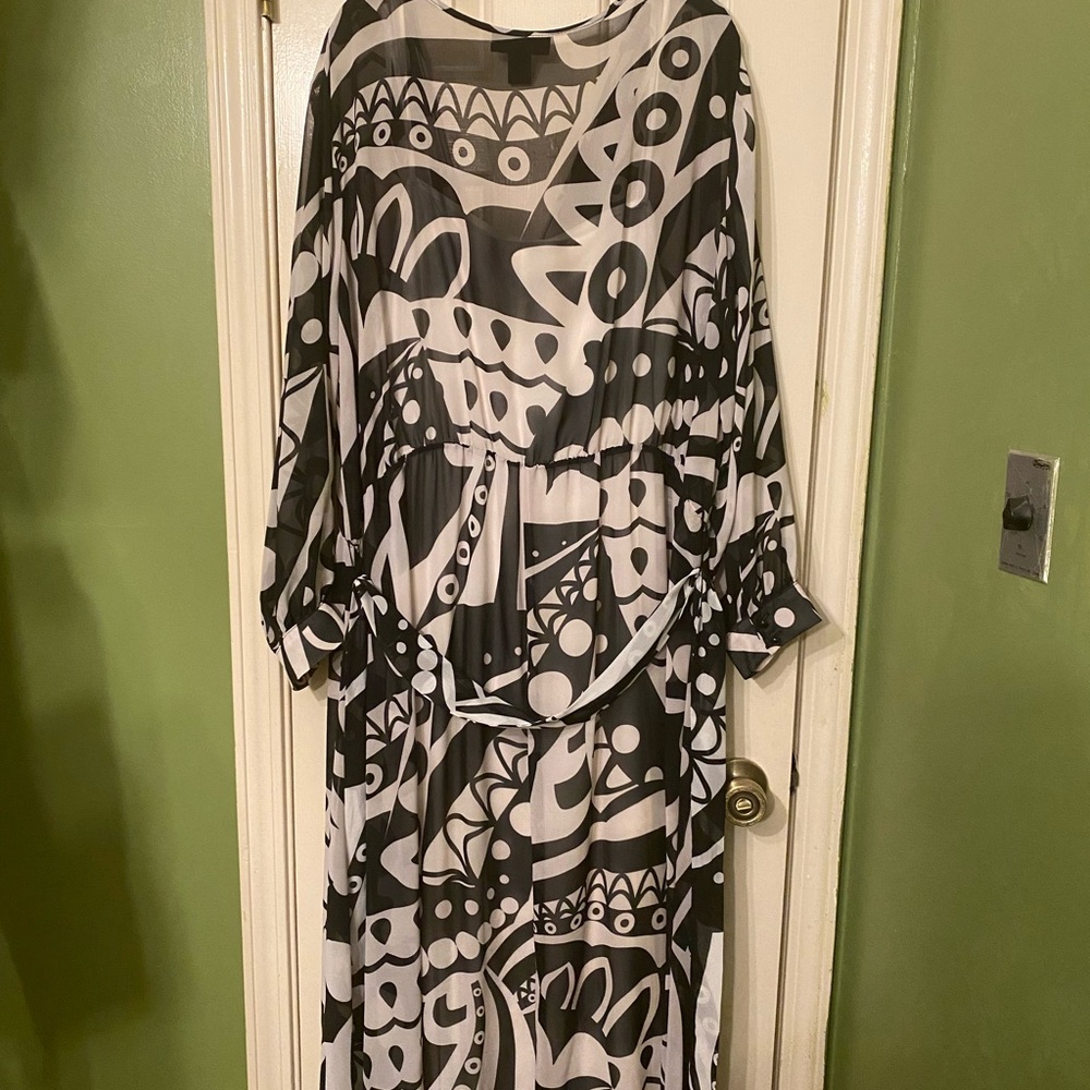 Dress - Picture 2 of 3